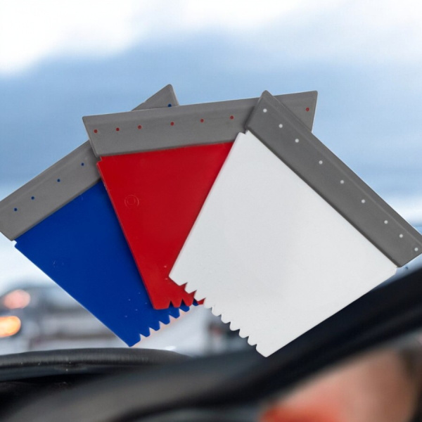 Скребок автомобильный с водосгоном 13х11 см., 4 разные стороны / Для удаления наледи и снега